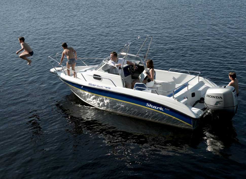Silver Shark WA 605 удобный катер для отдыха на воде